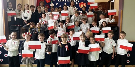 Powiększ grafikę: swieto-niepodleglosci-w-naszej-szkole-655172.jpg