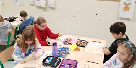 Powiększ grafikę: uczniowie-klas-pierwszych-zostali-objeci-programem-zagrajmy-razem-660376.jpg