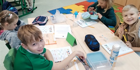 Powiększ grafikę: uczniowie-klas-pierwszych-zostali-objeci-programem-zagrajmy-razem-660377.jpg