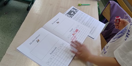 Powiększ grafikę: uczniowie-klas-pierwszych-zostali-objeci-programem-zagrajmy-razem-660379.jpg