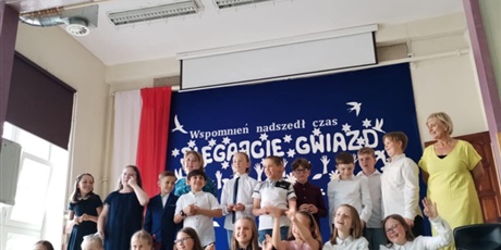 Powiększ grafikę: zakonczenie-klas-trzecich-633589.jpg